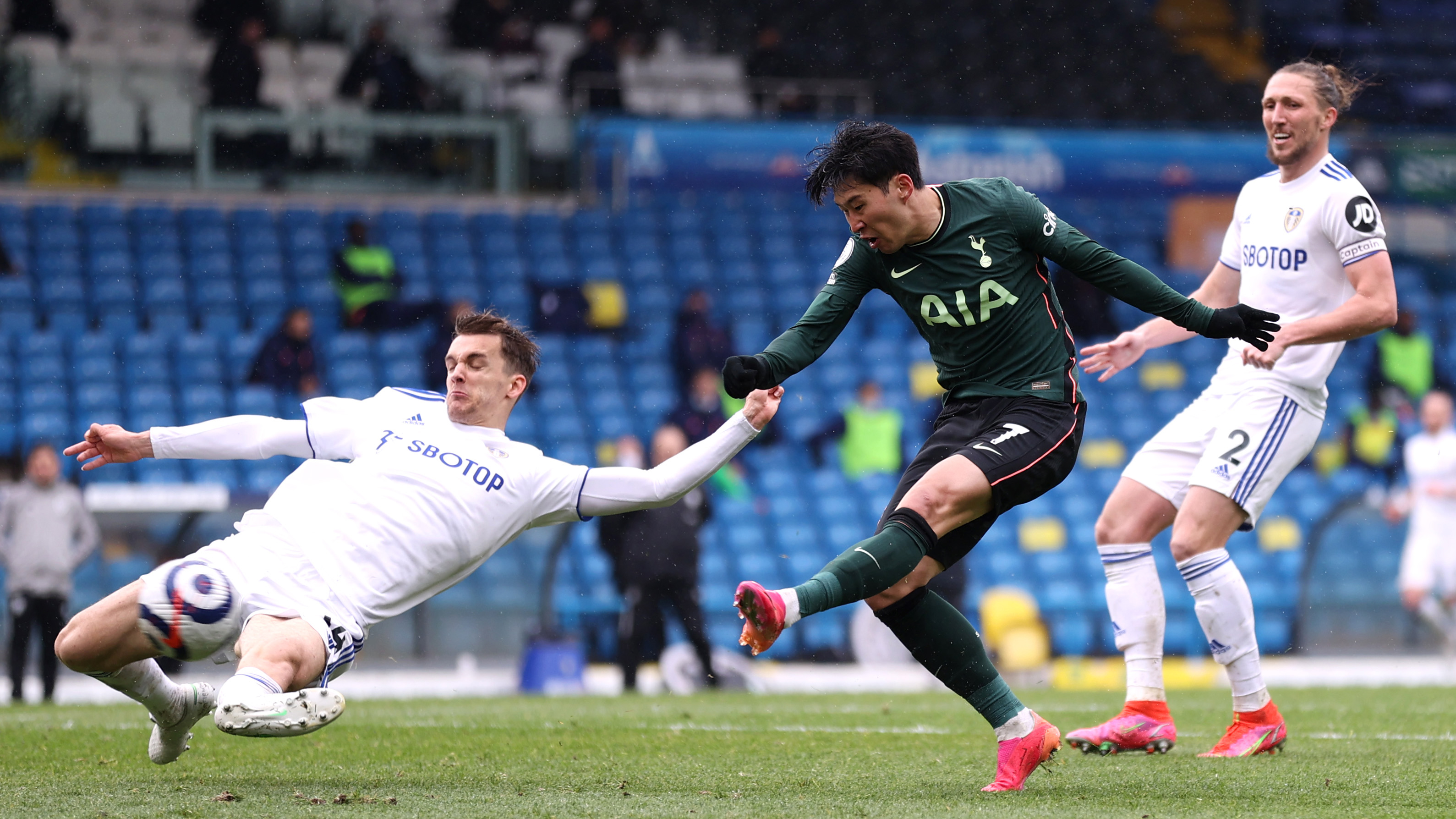 Tottenham / Explore the site, discover the latest spurs news & matches