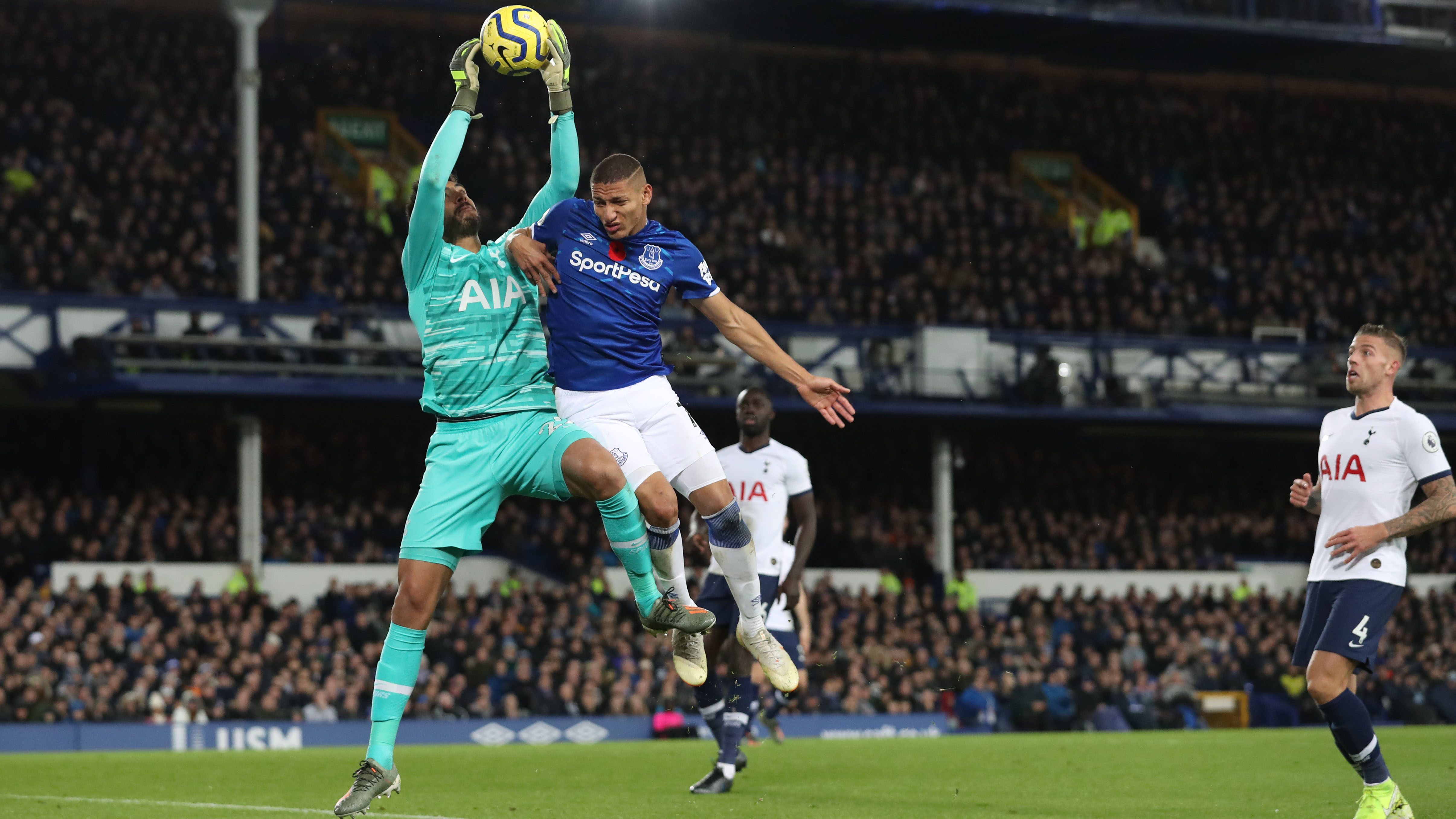 Everton Draws Spurs Gomes Suffers Gruesome Injury Prosoccertalk Nbc Sports