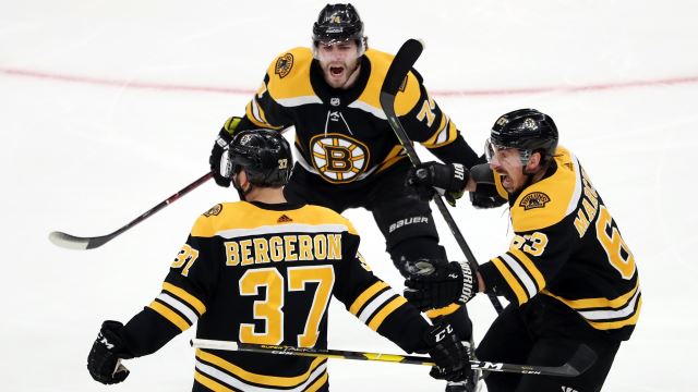 Highlights Boston Bruins 5 Carolina Hurricanes 2 Game 1 Nbc Sports