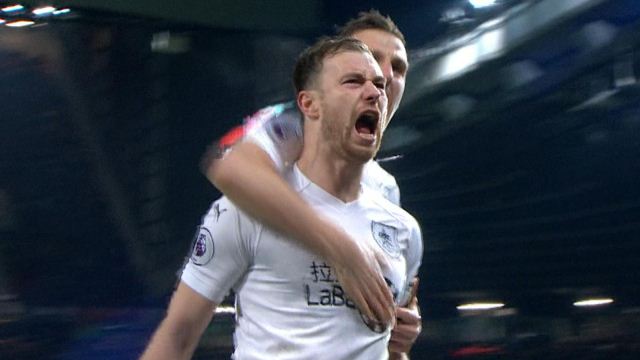 Burnley Fc S Ashley Barnes Makes It 1 0 V Man United Nbc Sports